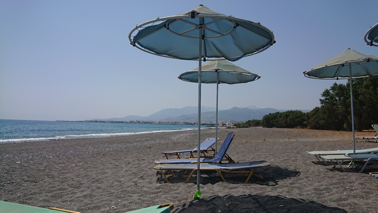 Livadi beach II的照片 带有宽敞的海岸