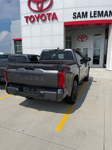 Toyota Dealer «Sam Leman Toyota Bloomington», reviews and photos, 1502 Morrissey Dr, Bloomington, IL 61701, USA