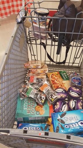 Grocery Store «Grocery Outlet Bargain Market», reviews and photos, 354 S 1st Ave, Hillsboro, OR 97123, USA