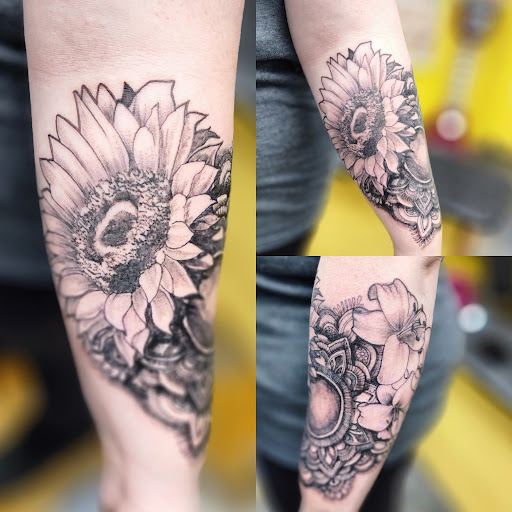 Explore tattoo ideas daisy, creative tattoo ideas in Sellersburg, available at LowBrow Tattoo Company
