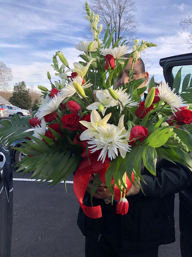 Florist «Crofton Florist», reviews and photos, 2133 Defense Hwy, Crofton, MD 21114, USA