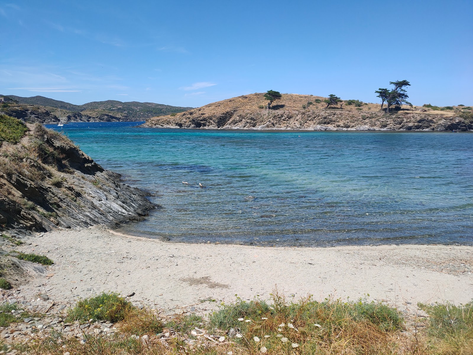 Photo de Playa Boquelles avec un rivage spacieux