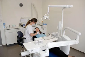 Dental Center Wallisellen AG image