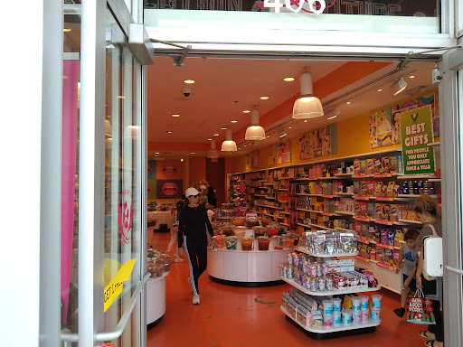 Shopping Mall «Shops At Pembroke Gardens», reviews and photos, 527 SW 145th Terrace, Pembroke Pines, FL 33027, USA