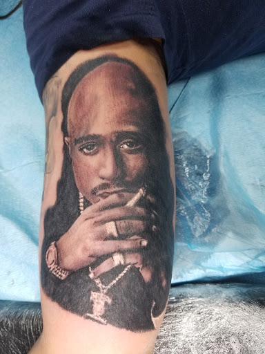 Tattoo and Piercing Shop «Sintown Tattoo Studio», reviews and photos, 648 S Texas 6, Houston, TX 77079, USA