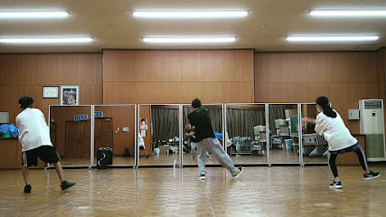 Sessel 熊取 Dance School