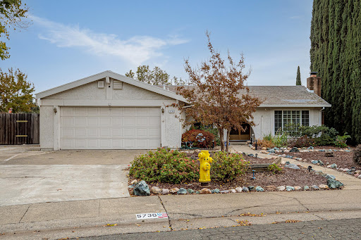 Dave Silva REALTOR Compass image