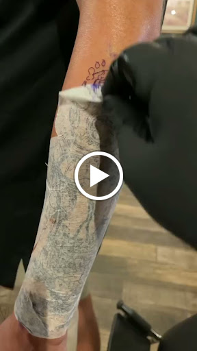 Tattoo Shop «Fallen Sparrow Tattoo Co», reviews and photos, 5049 W Irlo Bronson Memorial Hwy, Kissimmee, FL 34746, USA