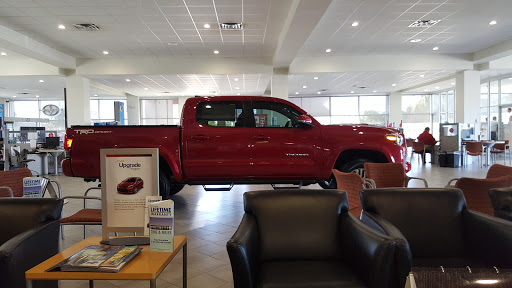 Toyota Dealer «Toyota of Slidell», reviews and photos, 300 E Howze Beach Rd, Slidell, LA 70461, USA