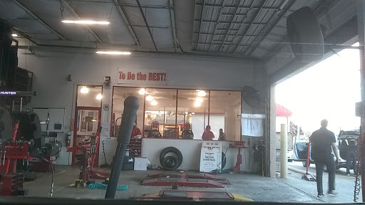 Tire Shop «Discount Tire Store - Hill Country Village, TX», reviews and photos, 15703 San Pedro Ave, Hill Country Village, TX 78232, USA