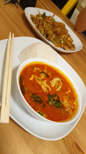 Rim Thanonh Thai Food