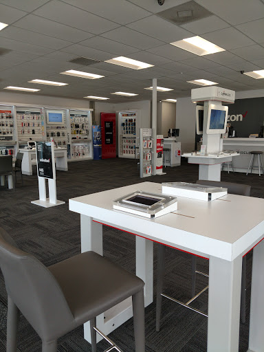 Cell Phone Store «GoWireless Verizon Authorized Retailer», reviews and photos, 1985 FL-60, Valrico, FL 33594, USA