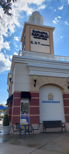 Shopping Mall «Queenstown Premium Outlets», reviews and photos, 441 Outlet Center Dr, Queenstown, MD 21658, USA