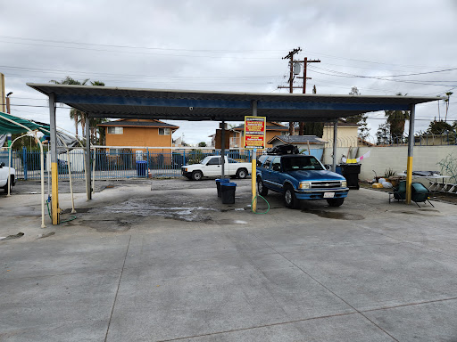Medina’s Car Wash en Bakersfield