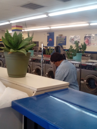 Laundromat «Soaps & Suds», reviews and photos, 2200 Todds Ln, Hampton, VA 23666, USA