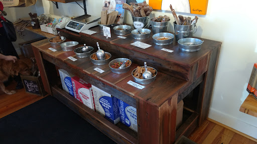 Pet Supply Store «Diggidy Dog», reviews and photos, Ocean Ave & Monte Verde St, Carmel-By-The-Sea, CA 93923, USA