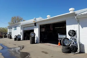 Alfredo's Tire Shop image