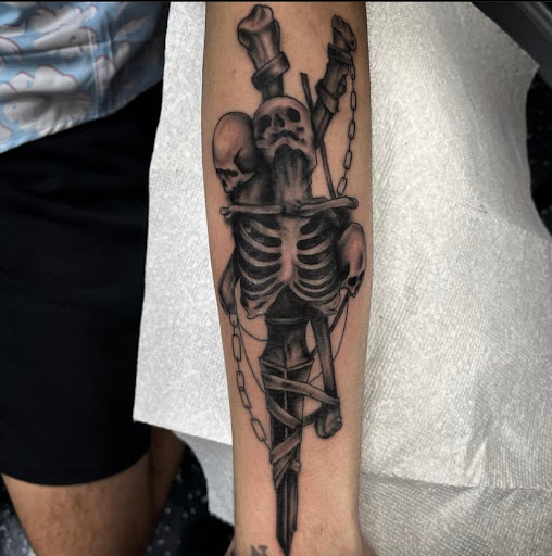 Explore enso tattoo ideas, creative tattoo ideas in Fort Myers, available at Loyal 2 The Coil Tattoos & Piercings (Edison Mall Location Entrance F)