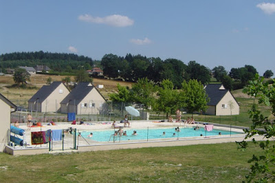 Piscine municipale à Marcolès