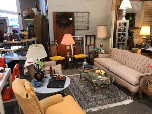 Thrift Store «Ditto Upscale Resale», reviews and photos, 571 E 8th St, Holland, MI 49423, USA