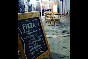 Pizzeria-Resto "El Garaje" al estilo argentino image