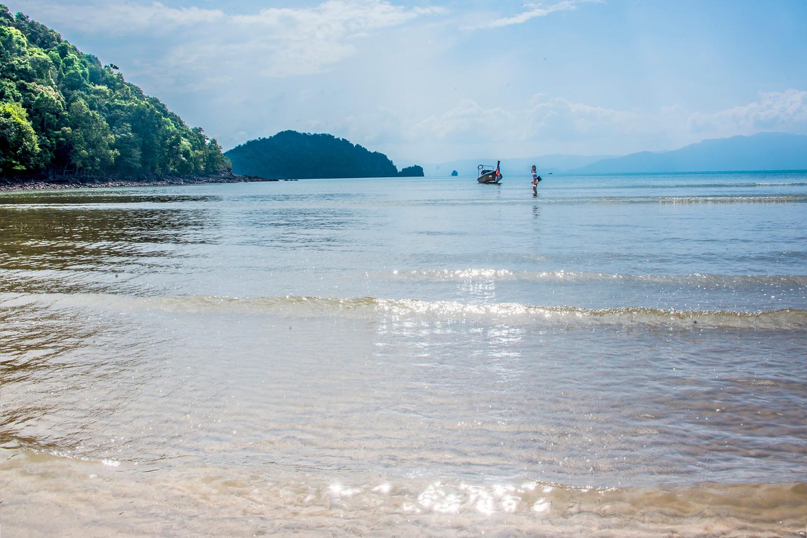 Foto af Ao Taloh Udang Beach med rummelig kyst