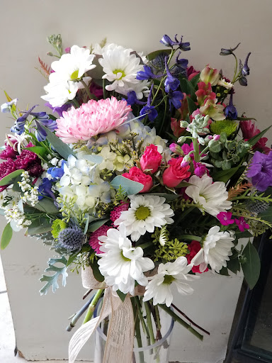 Florist «AAA Florist», reviews and photos, 1277 W 6th St, Corona, CA 92882, USA