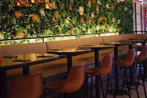 ORNATO kitchen bar image