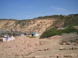Foto van Mkhalled plage ondersteund door kliffen