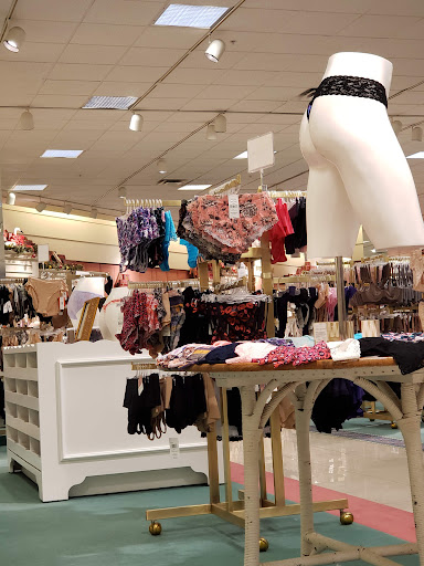 Shopping Mall «Valley West Mall», reviews and photos, 1551 Valley W Dr, West Des Moines, IA 50266, USA