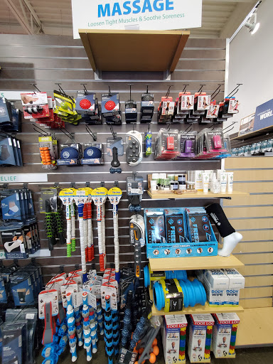 Sporting Goods Store «Road Runner Sports», reviews and photos, 7063 SW Nyberg St, Tualatin, OR 97062, USA