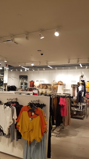 Clothing Store «F21 RED», reviews and photos, 2615 Medical Center Pkwy #2300, Murfreesboro, TN 37129, USA