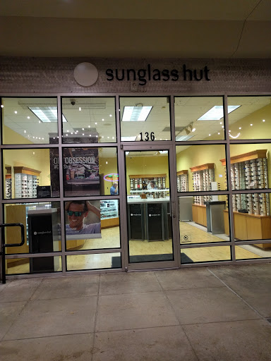 Sunglass Hut, 10000 Research Blvd #136, Austin, TX 78759, USA, 