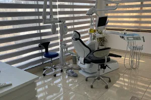 عياده د. محمد بسام عليان / Perfection Dental Clinic image