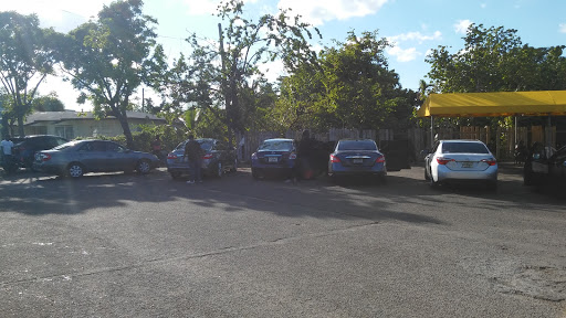 Car Wash «Car Wash Emporium», reviews and photos, 13820 W Dixie Hwy, North Miami, FL 33161, USA