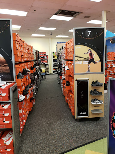 Shoe Store «Shoe Carnival», reviews and photos, 3271 Marketplace Dr, Council Bluffs, IA 51501, USA