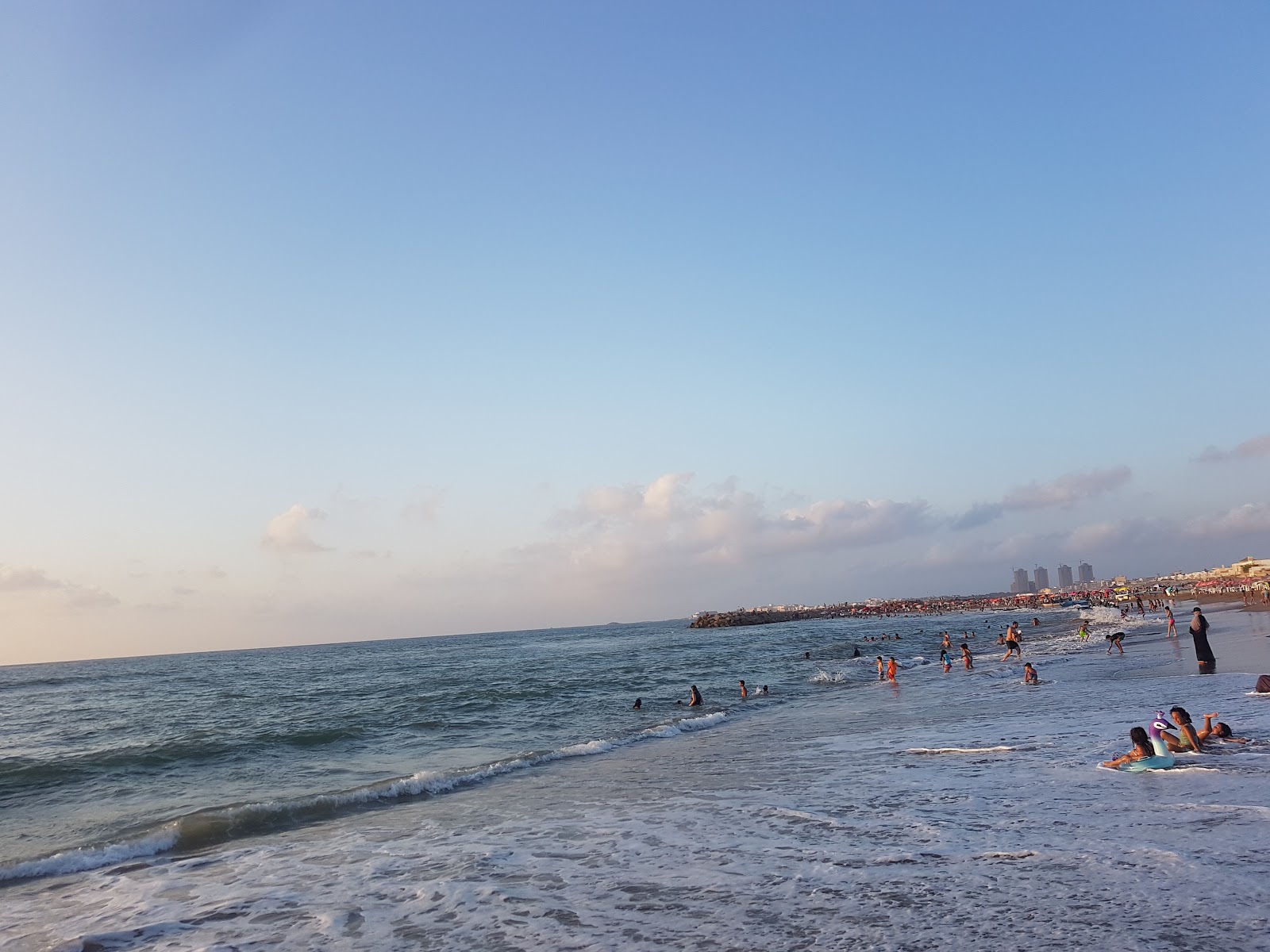 Photo of Plage Khelloufi with partly clean level of cleanliness