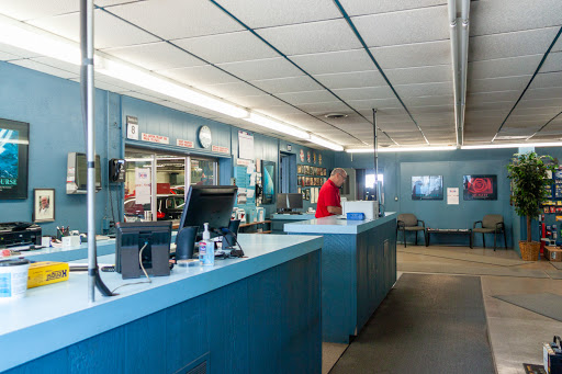 Auto Repair Shop «Riverside Automotive Service & Parts Inc», reviews and photos, 2750 N Oakland Ave, Milwaukee, WI 53211, USA