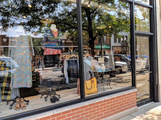 Clothing Store «Planet Access Company Store», reviews and photos, 4727 N Lincoln Ave, Chicago, IL 60625, USA