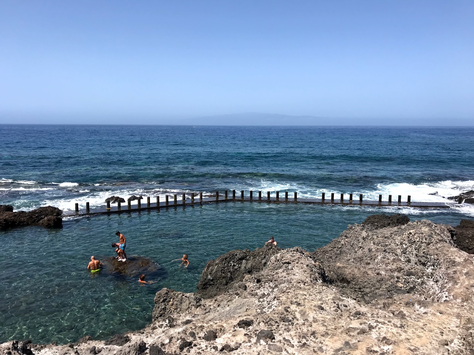 Foto de Playa La Jaquita localizado em área natural