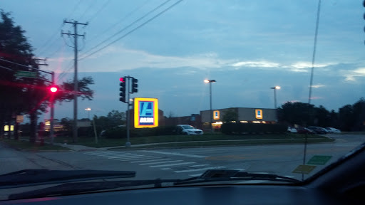 Supermarket «ALDI», reviews and photos, 550 E Golf Rd, Arlington Heights, IL 60005, USA