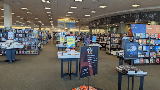 Book Store «Barnes & Noble», reviews and photos, 451 E Altamonte Dr, Altamonte Springs, FL 32701, USA