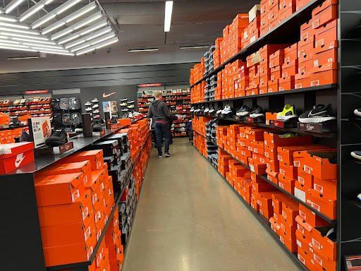 Sporting Goods Store «Nike Factory Store», reviews and photos, 810 Bergen Town Center #37, Paramus, NJ 07652, USA