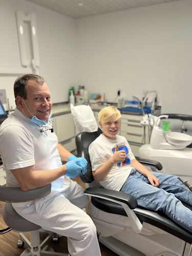 Kommentare und Rezensionen über Zahnarztpraxis Dr. Philipp Jost Langenthal