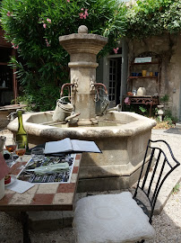 Atmosphère du Restaurant français La Figuiere Fontaine de Vaucluse - n°4