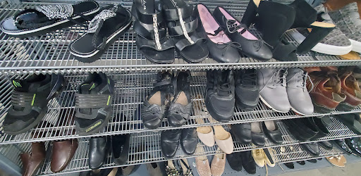 Thrift Store «Goodwill Brandon Superstore», reviews and photos, 1106 E Brandon Blvd, Brandon, FL 33511, USA