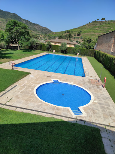Piscina Pública Municipal de Porrera. en Porrera, Tarragona