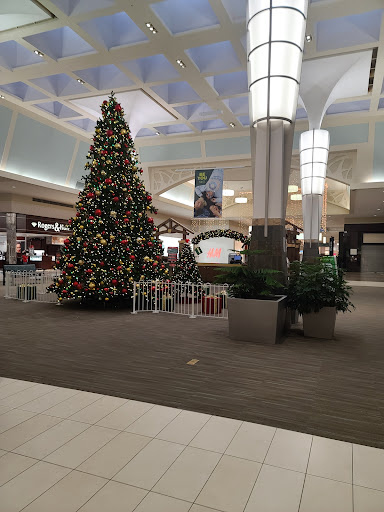 Shopping Mall «East Towne Mall», reviews and photos, 89 E Towne Mall, Madison, WI 53704, USA