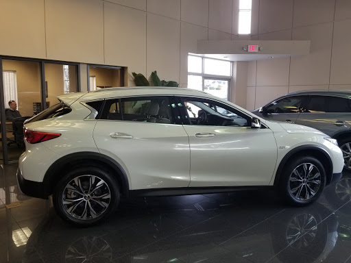 Infiniti Dealer «Plaza Infiniti», reviews and photos, 755 N New Ballas Rd, Creve Coeur, MO 63141, USA