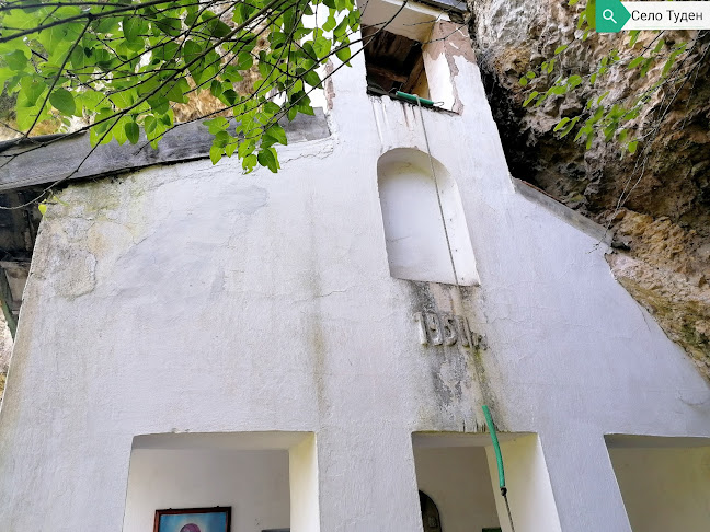 Разбоишки манастир „Въведение Богородично“ - църква